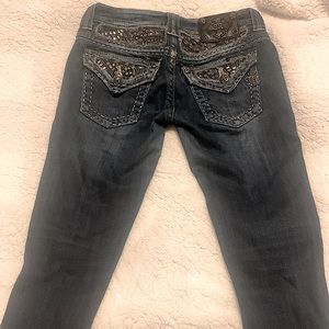 jeans they are to small for me . Color DK, inseam 29, 98% cotton 2% elastase